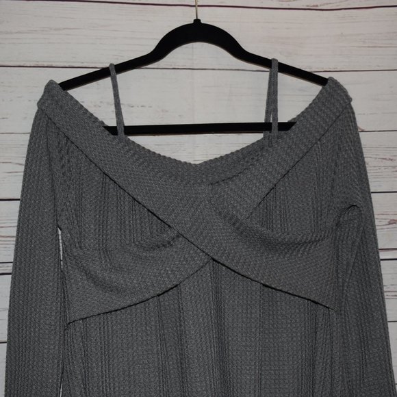 Top - Picture 2 of 5